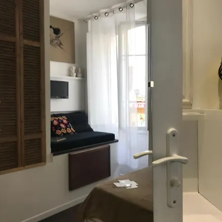 Apartment 18bonaparte